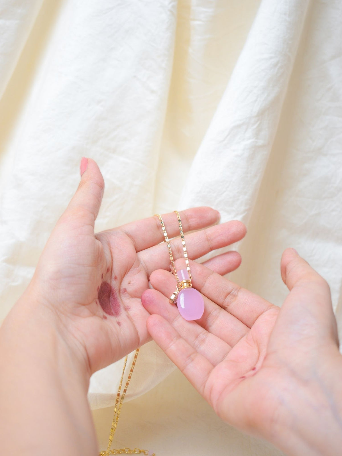 Gulabi shishi Necklace